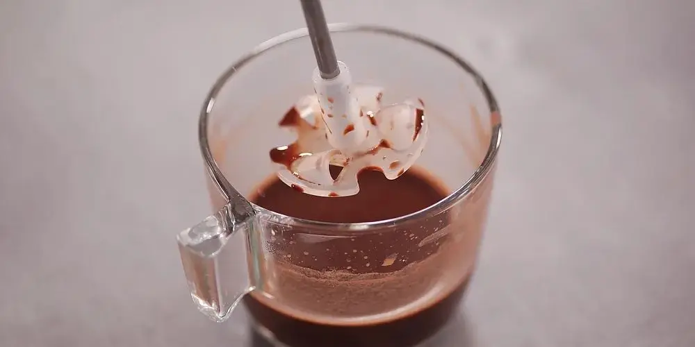 冬天喝热巧克力的好处，一杯冬日巧克力热饮